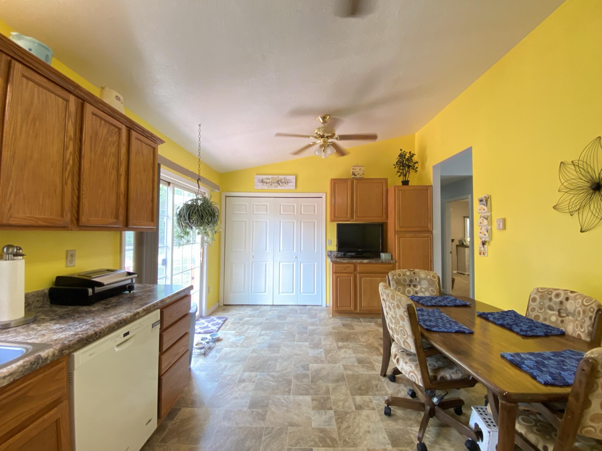 5955 Scruggs Road Moneta, VA 24121 - Photo 19 of 34 CFA02B22-CB61-41EC-A65F-10E49C3383DB