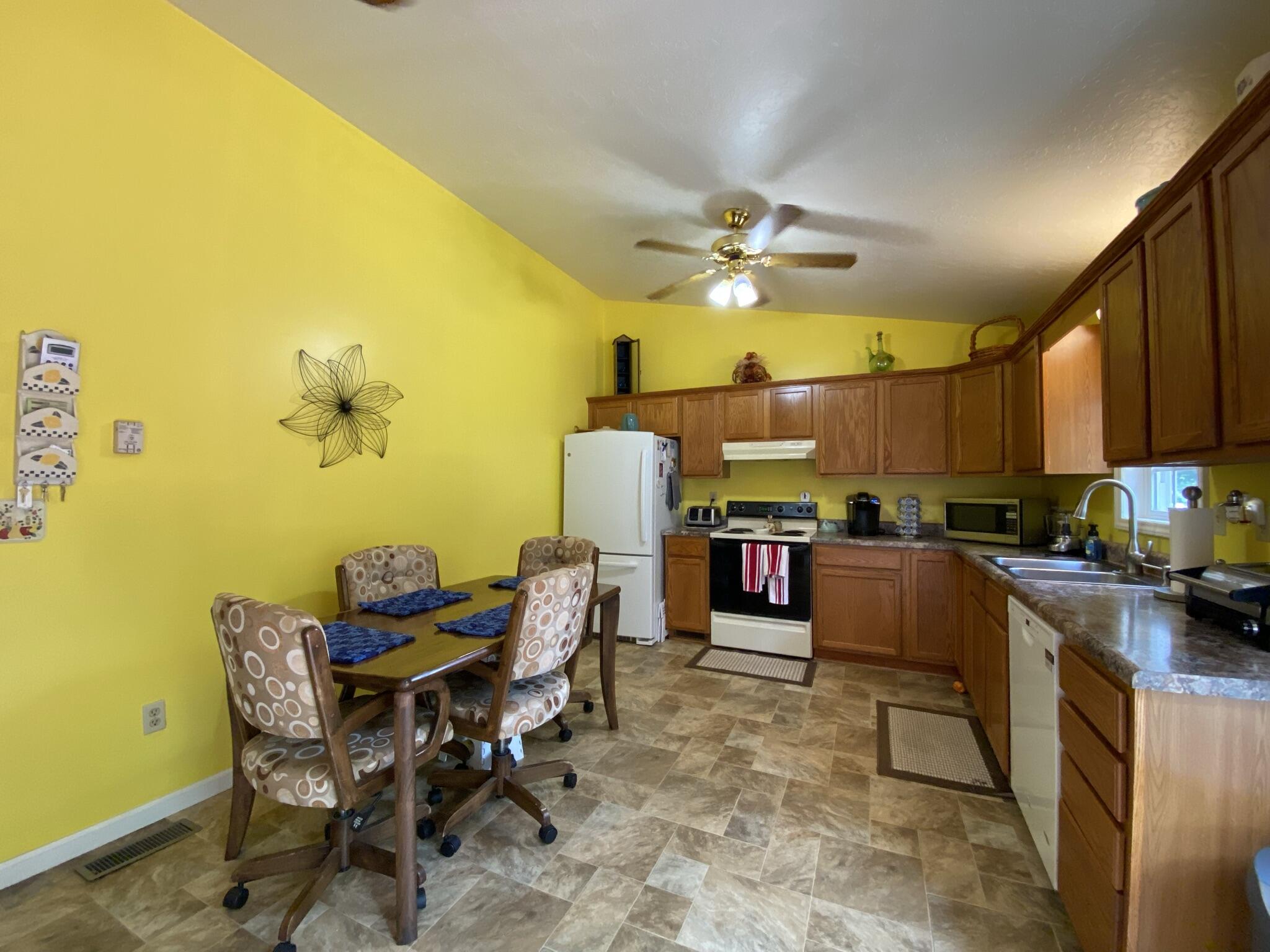 5955 Scruggs Road Moneta, VA 24121 - Photo 20 of 34 24F8ADC2-D024-4CED-B638-A468D3C57F9B