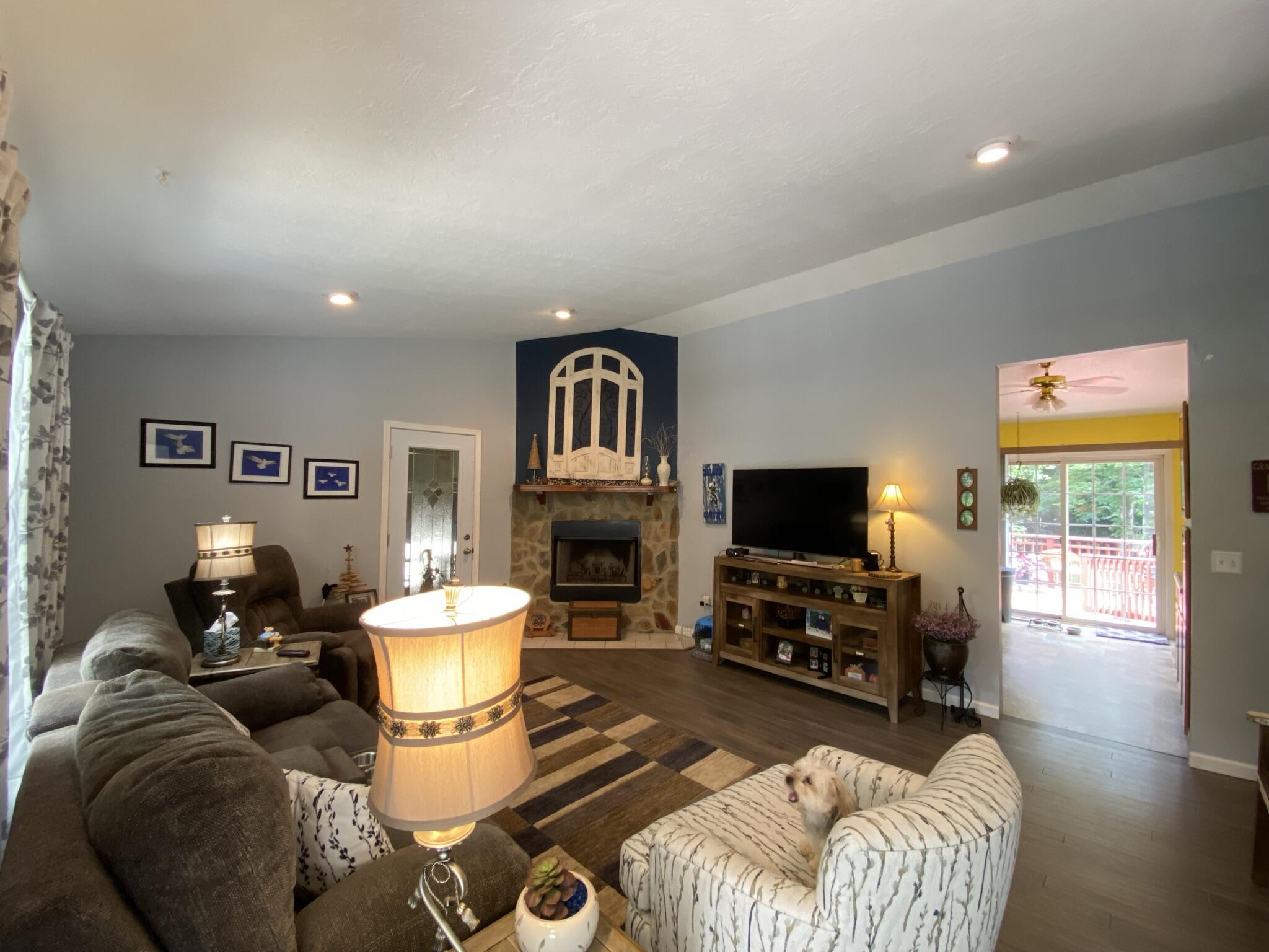 5955 Scruggs Road Moneta, VA 24121 - Photo 8 of 34 5A6F901D-A52B-4274-BCFB-24404345D93E