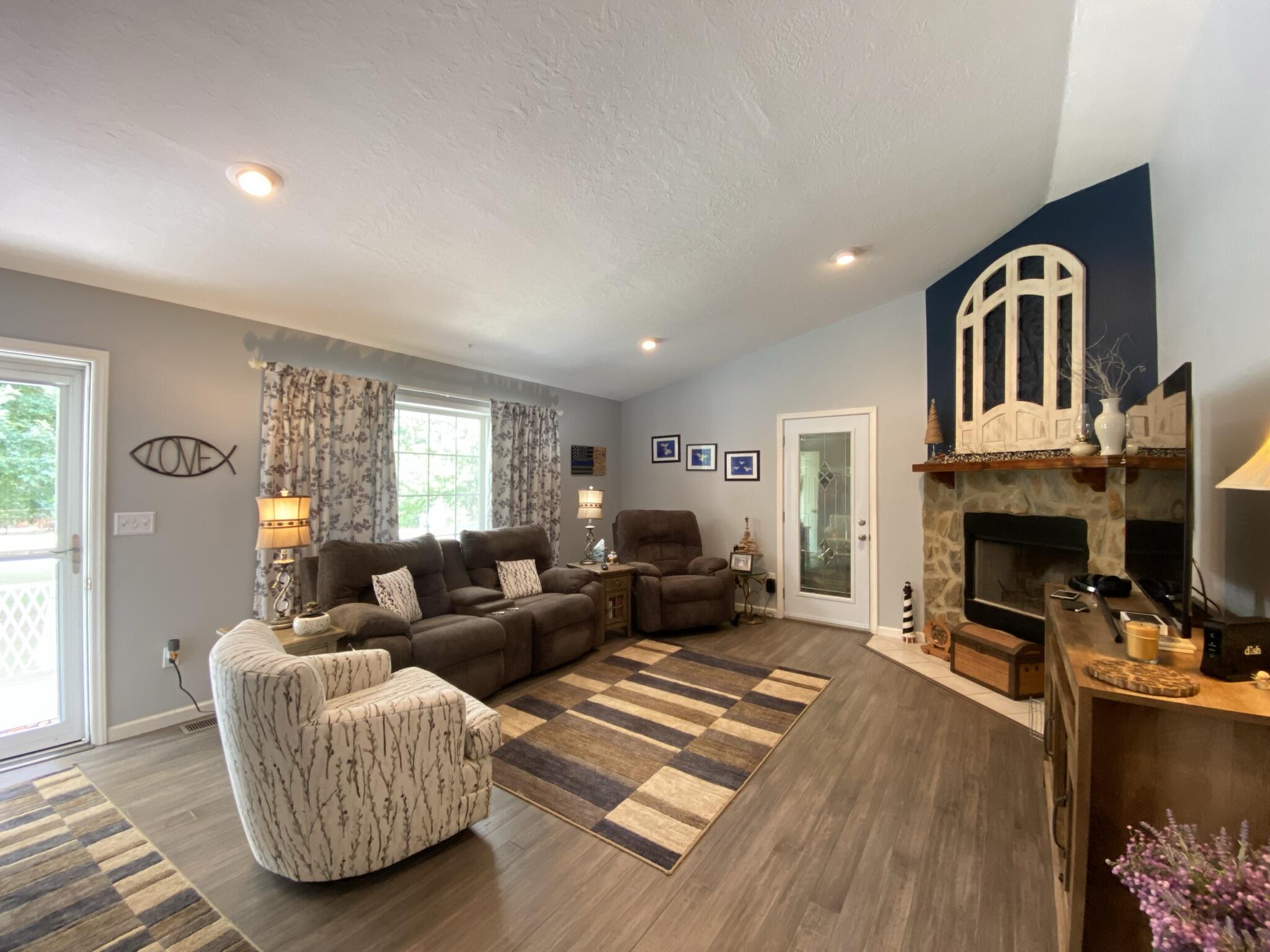 5955 Scruggs Road Moneta, VA 24121 - Photo 10 of 34 60461738-9664-4A7A-B869-FD879389F83A