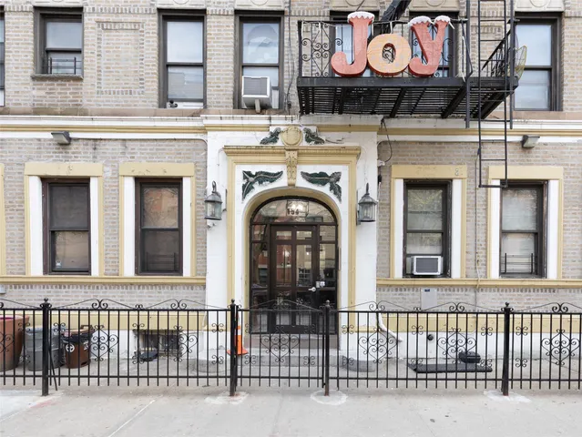 $565,000 | 154 South 3rd Street, Unit 24 | Williamsburg