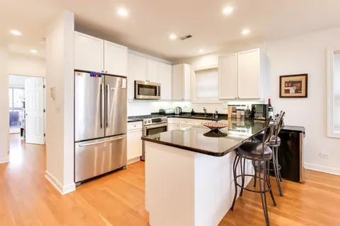 $899,900 | 1161 West Eddy Street, Unit 3, Chicago, IL 60657