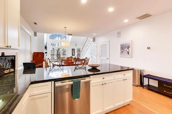 $899,900 | 1161 West Eddy Street, Unit 3, Chicago, IL 60657