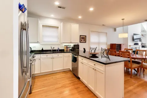 $899,900 | 1161 West Eddy Street, Unit 3, Chicago, IL 60657