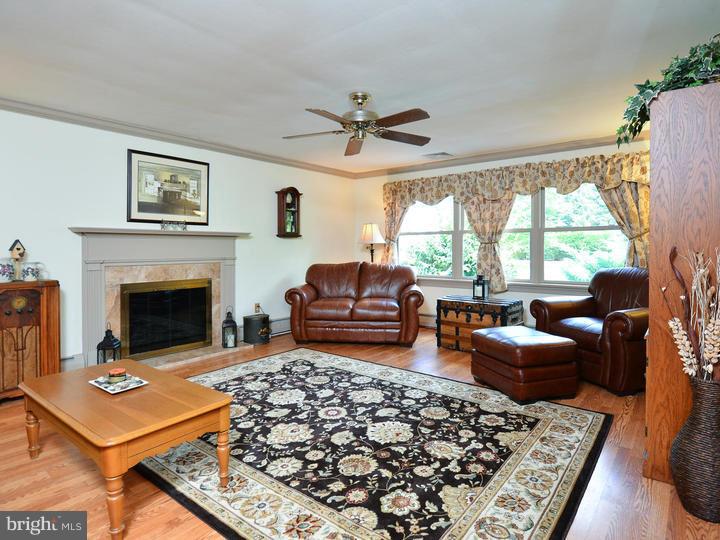 80 Glendale Road Exton, PA 19341 - Photo 14 of 25 Great Room