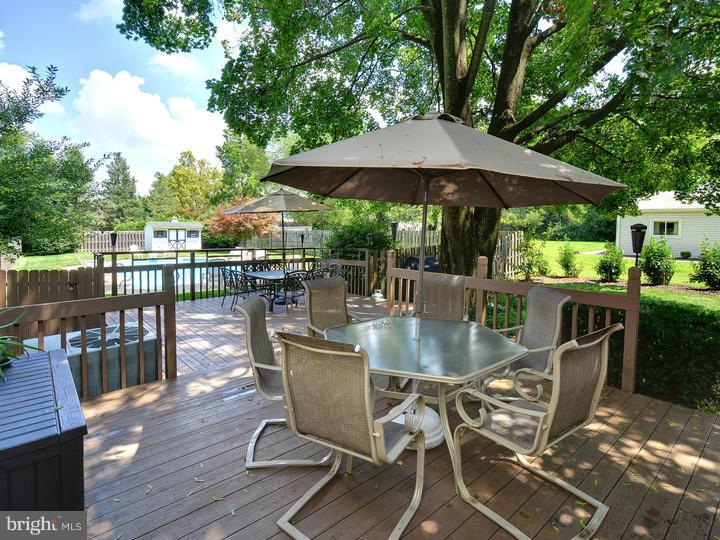 80 Glendale Road Exton, PA 19341 - Photo 22 of 25 Deck
