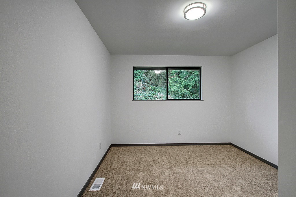15115 206th Avenue Southeast Renton, WA 98059 - Photo 12 of 18 Gallery Image 12