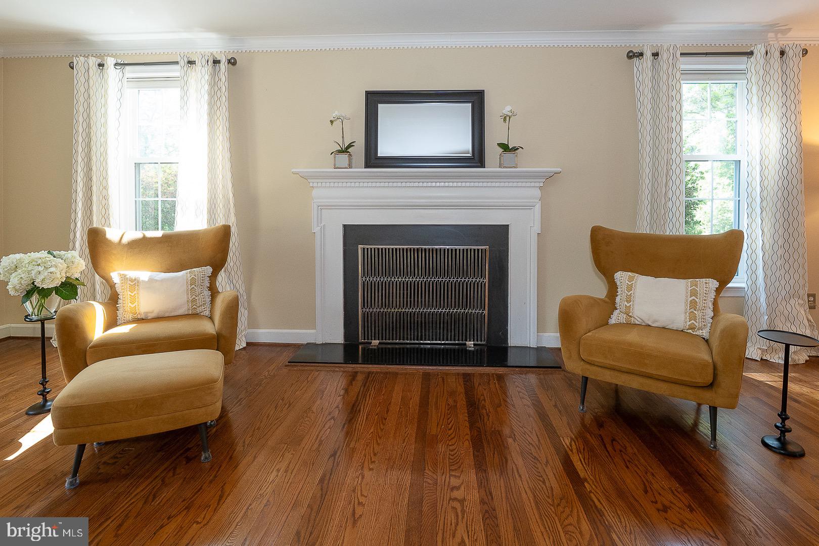 734 Woodcrest Road Wayne, PA 19087 - Photo 6 of 37 Wood burning fireplace