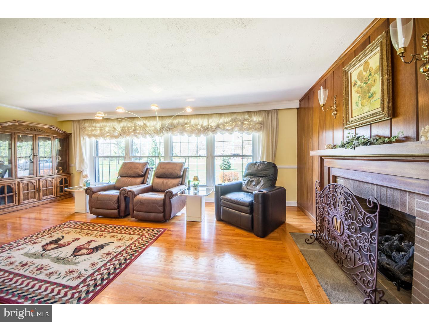 112 Culbertson Run Road Downingtown, PA 19335 - Photo 9 of 25 Living Room