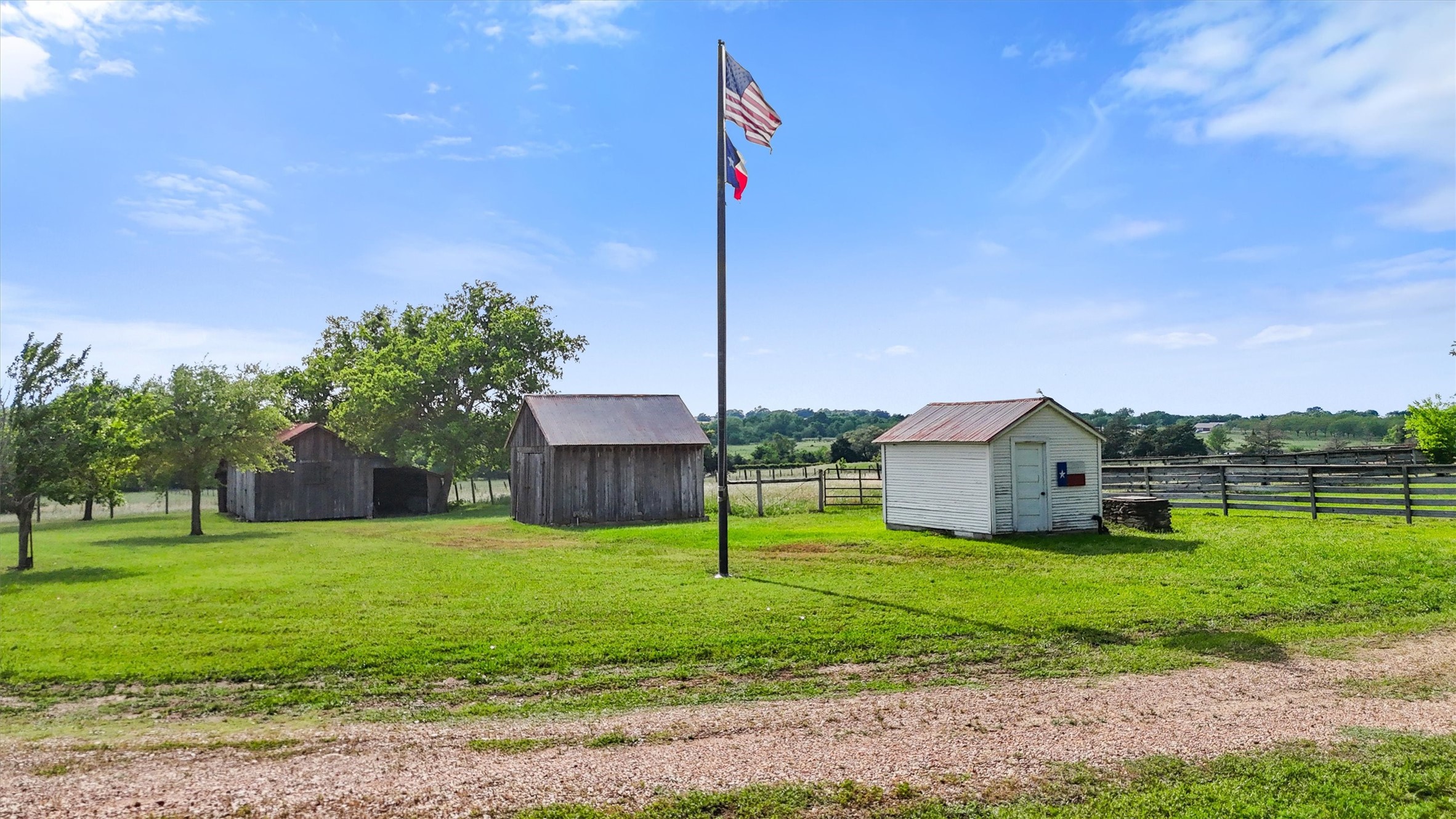 9058 Sam Houston Road Brenham, TX 77833 - Photo 41 of 50 a house that has a big yard