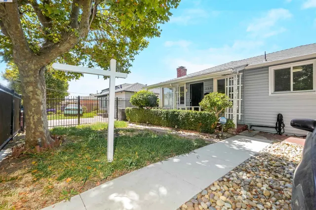 $515,000 | 559 Almanza Drive, Oakland, CA 94603