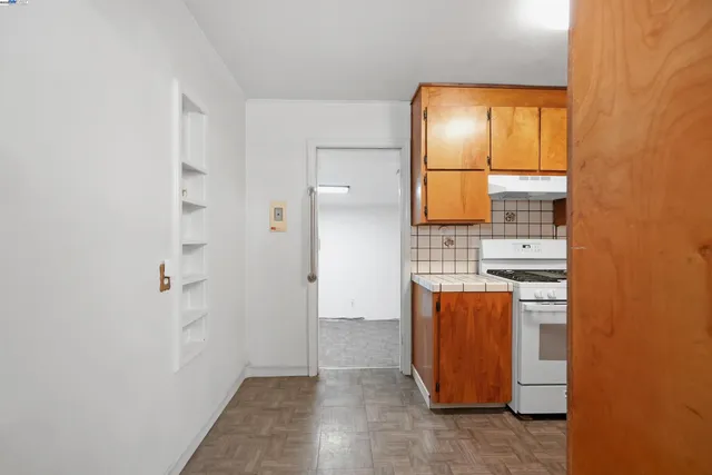 $515,000 | 559 Almanza Drive, Oakland, CA 94603