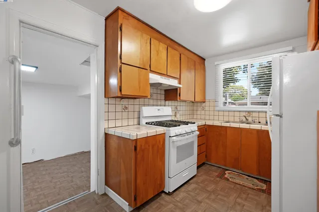 $515,000 | 559 Almanza Drive, Oakland, CA 94603