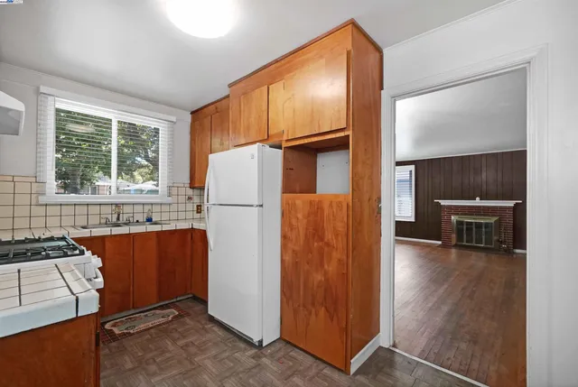 $515,000 | 559 Almanza Drive, Oakland, CA 94603