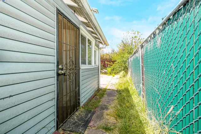 $515,000 | 559 Almanza Drive, Oakland, CA 94603