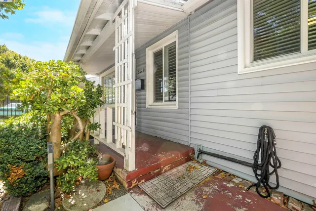 $515,000 | 559 Almanza Drive, Oakland, CA 94603