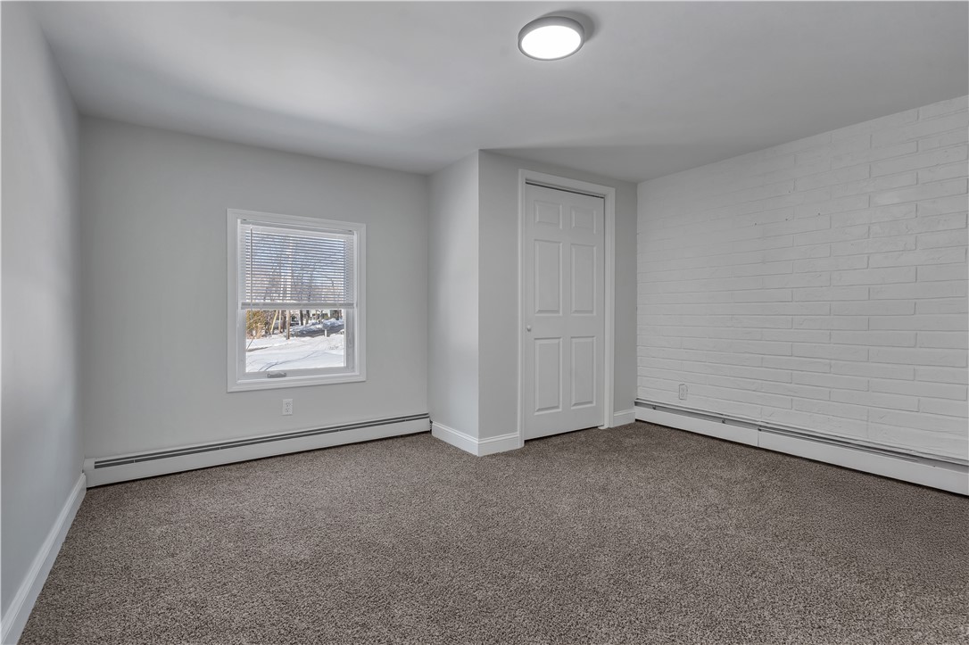 403 Commonwealth Avenue Warwick, RI 02886 - Photo 11 of 44