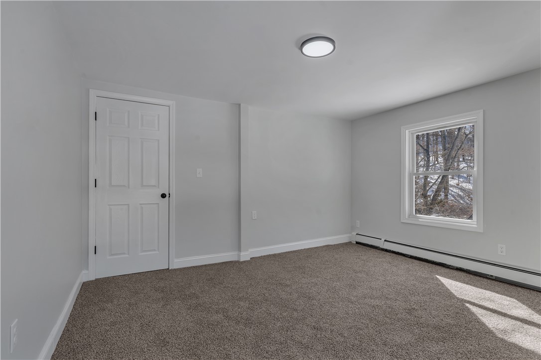 403 Commonwealth Avenue Warwick, RI 02886 - Photo 14 of 44