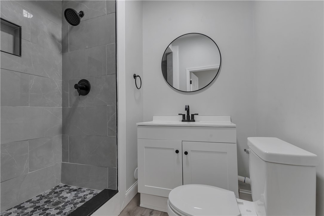 403 Commonwealth Avenue Warwick, RI 02886 - Photo 15 of 44