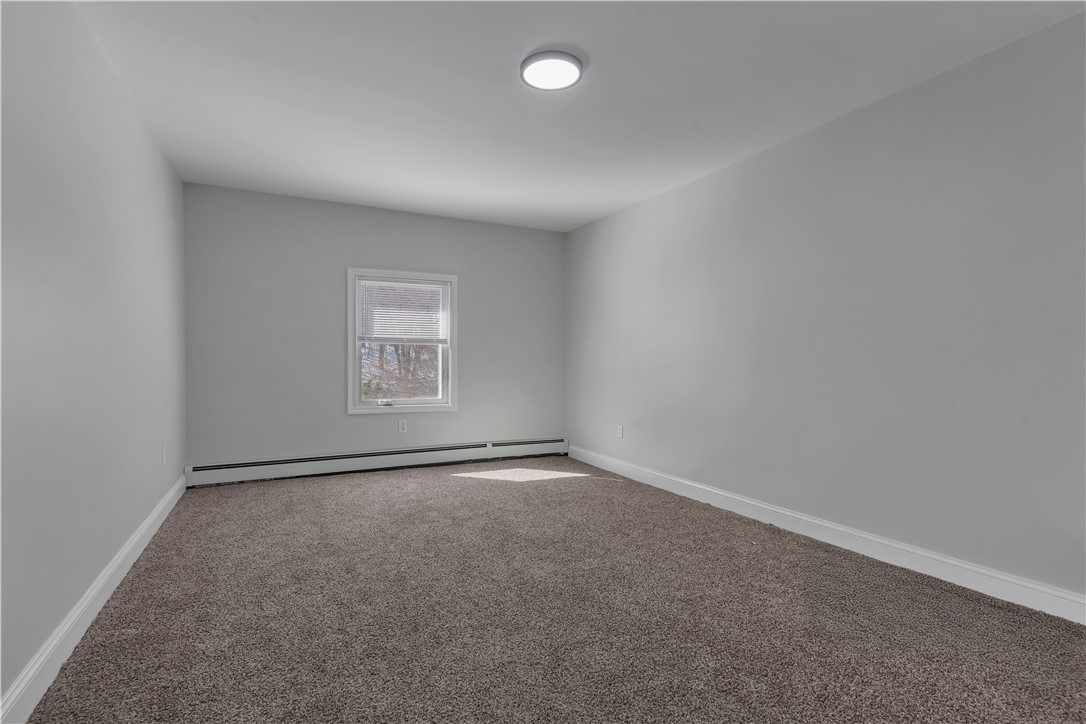 403 Commonwealth Avenue Warwick, RI 02886 - Photo 22 of 44