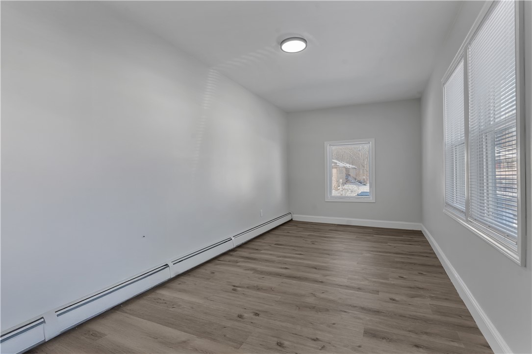 403 Commonwealth Avenue Warwick, RI 02886 - Photo 9 of 44