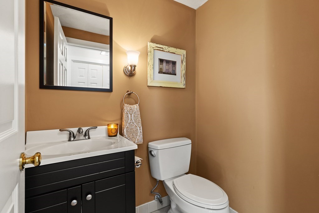 52 Potter Pond, Unit 52 Lexington, MA 02421 - Photo 17 of 29 Gallery Image 17