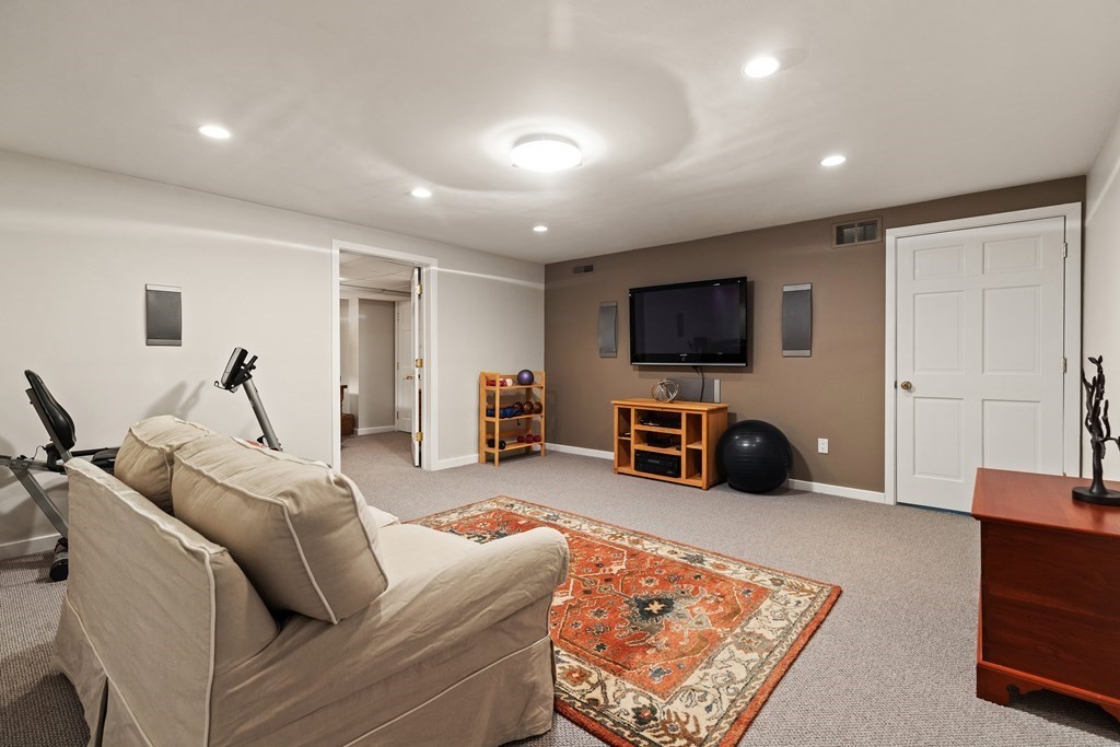 52 Potter Pond, Unit 52 Lexington, MA 02421 - Photo 24 of 29 Gallery Image 24