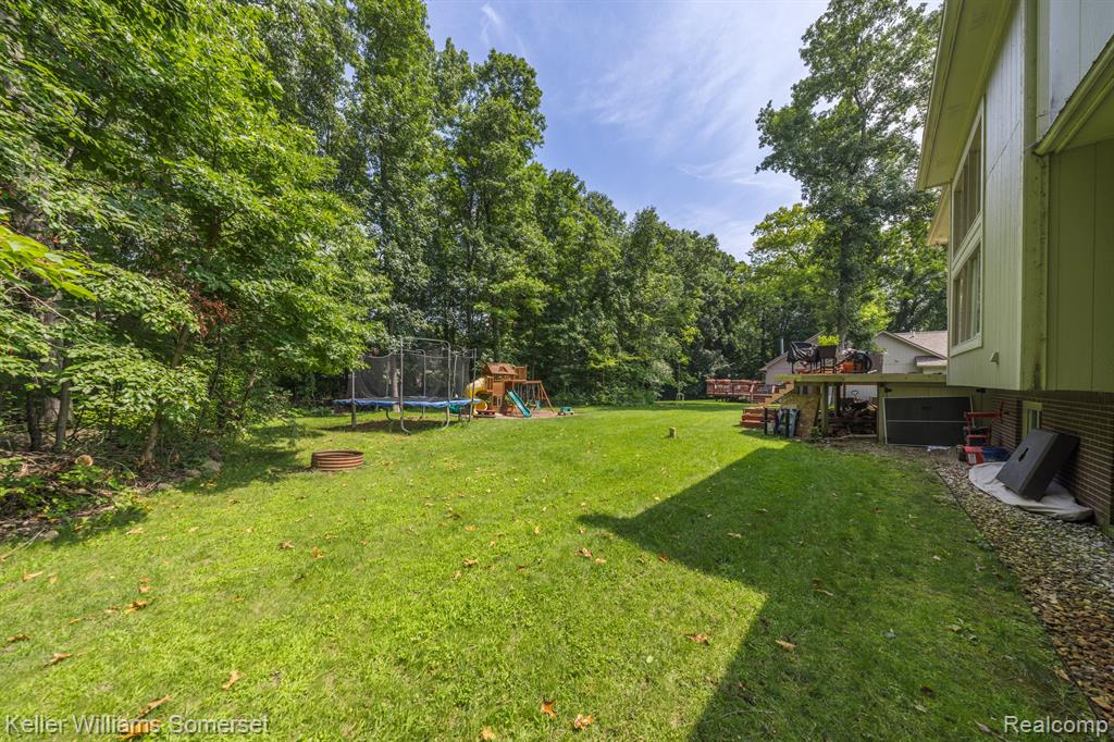 9732 Forest Ridge Drive Clarkston, MI 48348 - Photo 35 of 42 Gallery Image 35