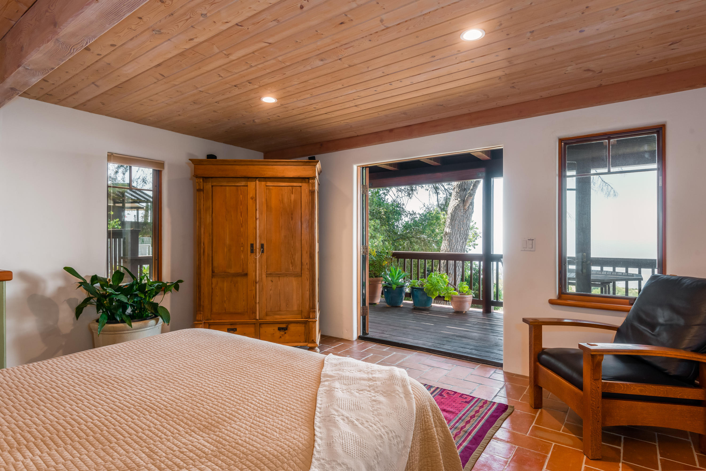 4897 Lookout Road Santa Barbara, CA 93105 - Photo 8 of 21 014_Master Bedroom