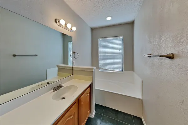 $2,320 | 2402 Bennington Drive, Arlington, TX 76018