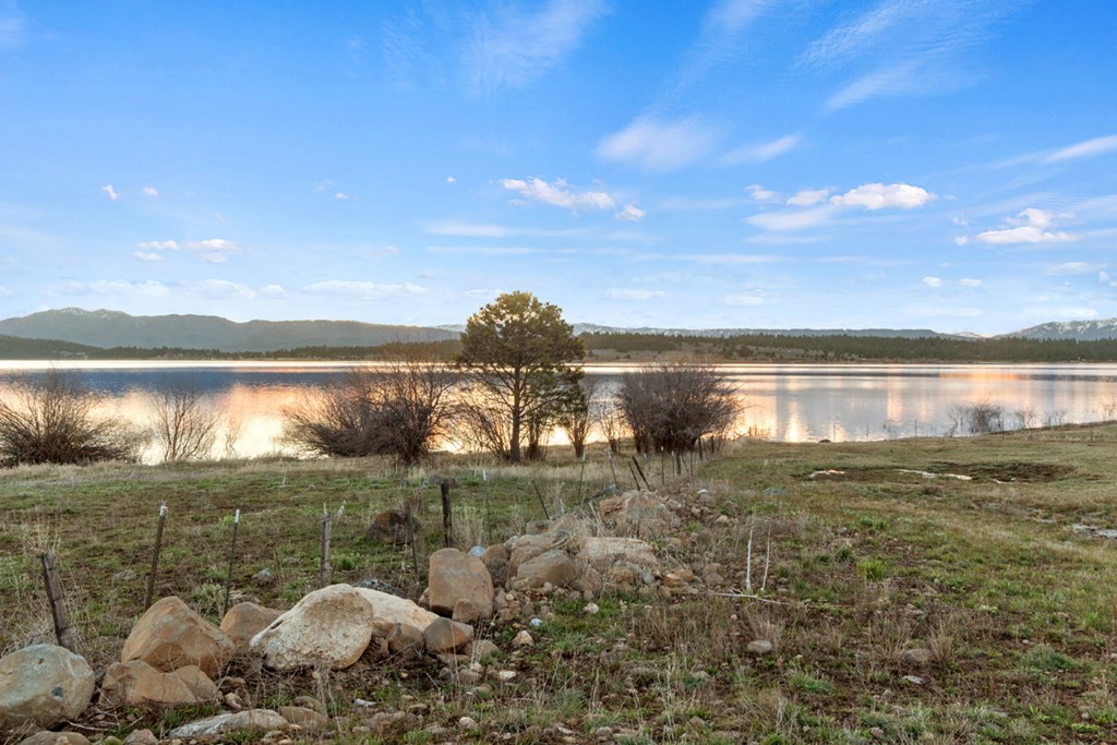 44 Pats Lane, Unit 45 Cascade, ID 83611 - Photo 20 of 34 Calm Lake Day