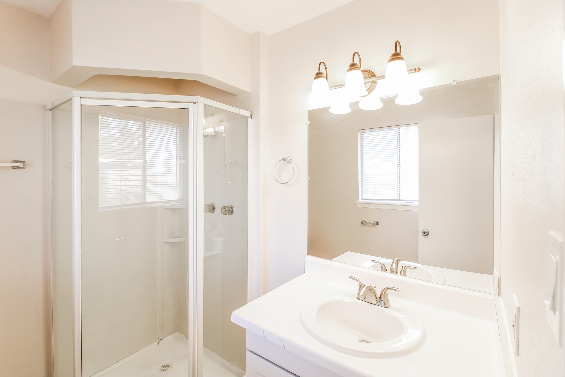 946 Beachcomber Lane Houston, TX 77062 - Photo 10 of 15