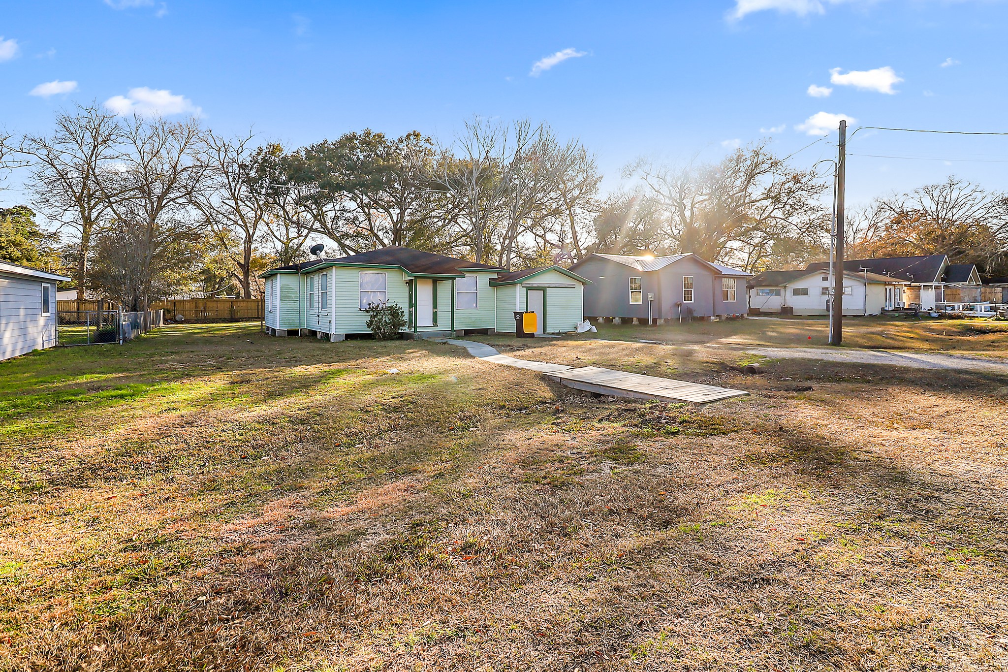 506 Trinity Street Anahuac, TX 77514 - Photo 21 of 22 Front of the home