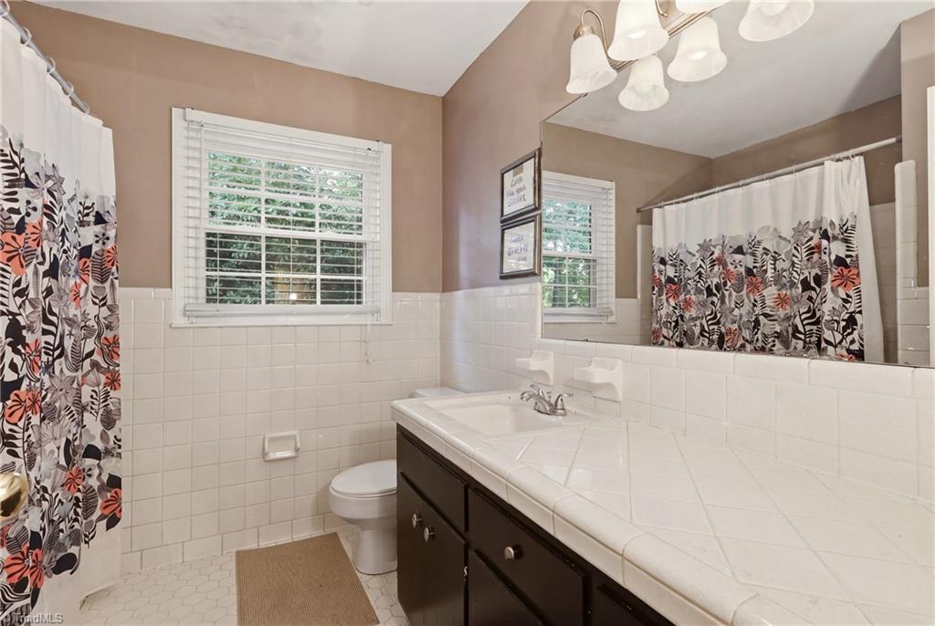 1056 Cantering Road High Point, NC 27262 - Photo 24 of 33