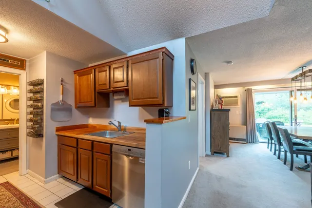 $242,500 | 42 Heritage Condos Way, Unit 22, Woodstock, VT 05091