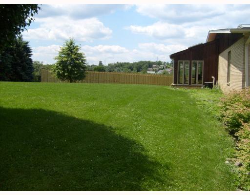 942 Mallisee Road Plum, PA 15239 - Photo 8 of 8 Yard/Garden.