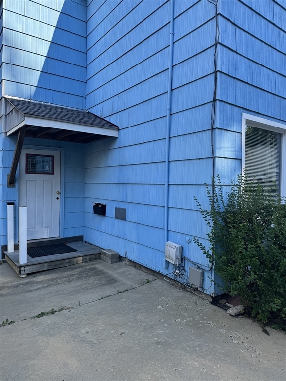 17 Thenius Street Worcester, MA 01607 - Photo 2 of 24 a backyard of a house