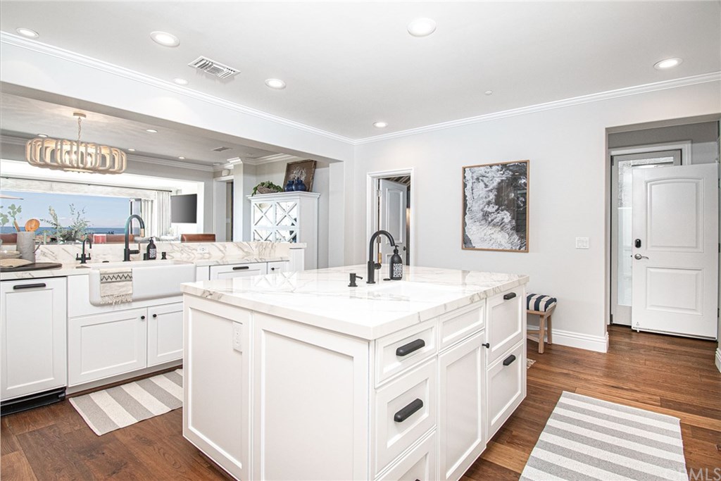 4807 Seashore Drive Newport Beach, CA 92663 - Photo 4 of 33