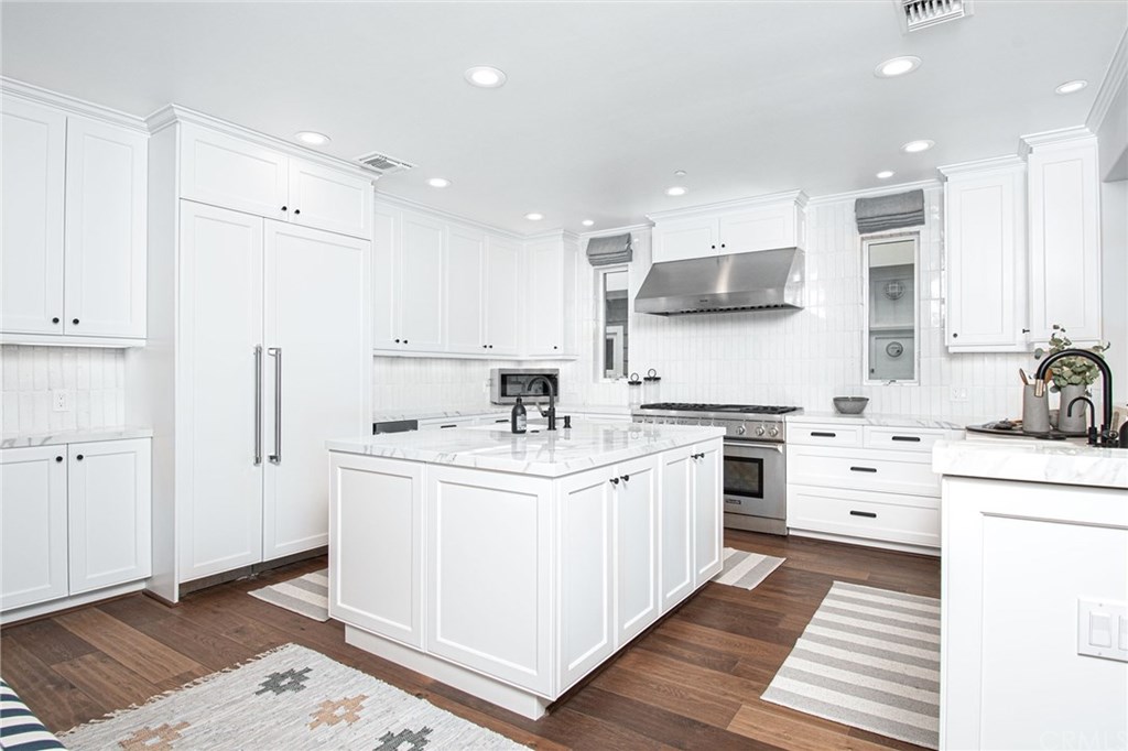 4807 Seashore Drive Newport Beach, CA 92663 - Photo 5 of 33