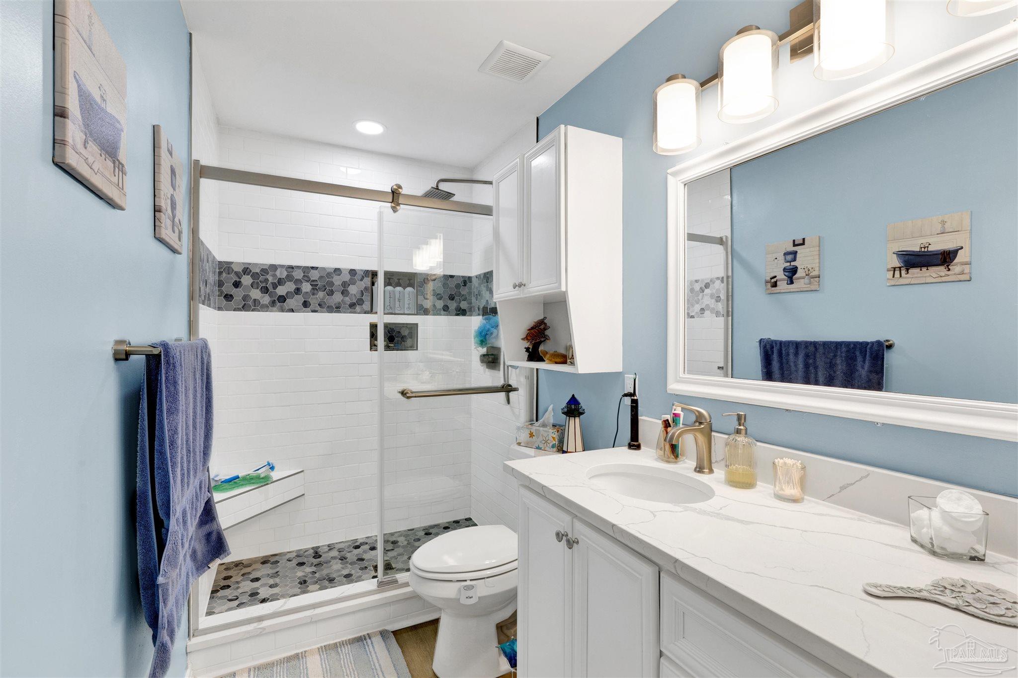 15009 Innerarity Point Road Pensacola, FL 32507 - Photo 17 of 34