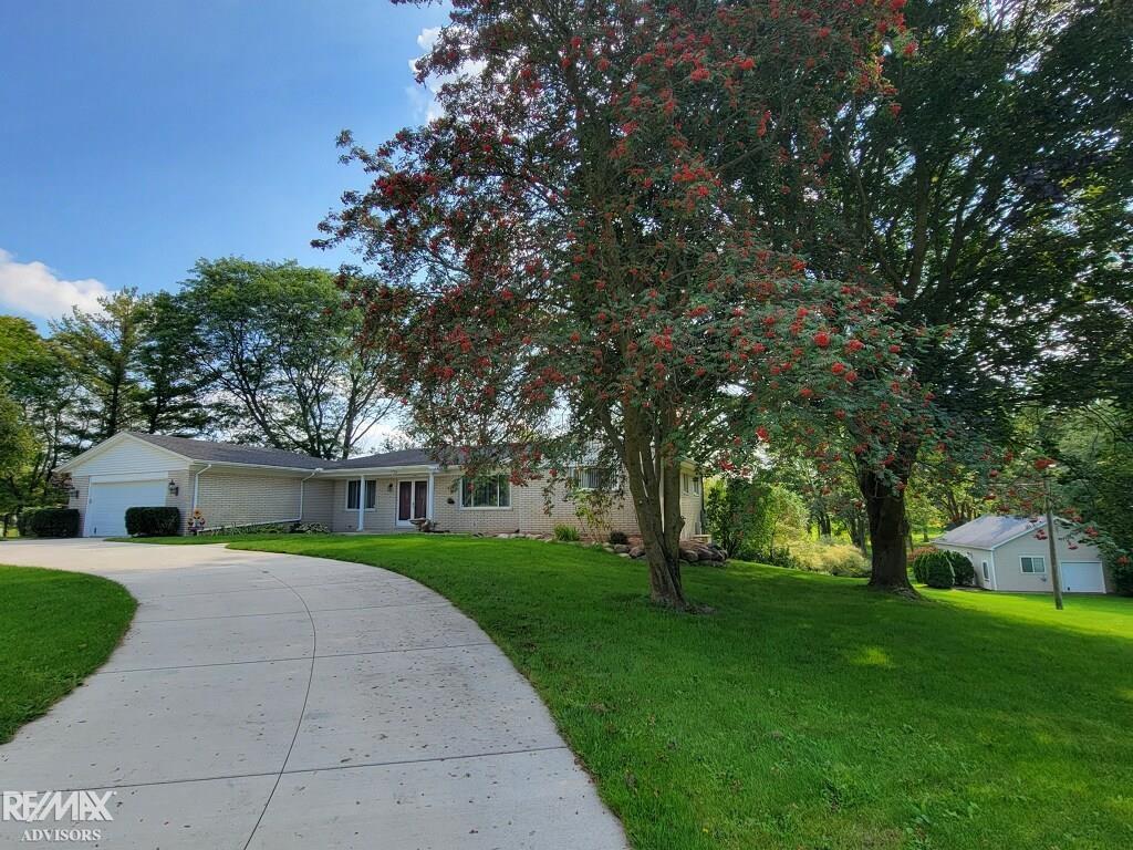 9440 30 Mile Road Washington, MI 48095 - Photo 2 of 36 50122754-1.JPG
