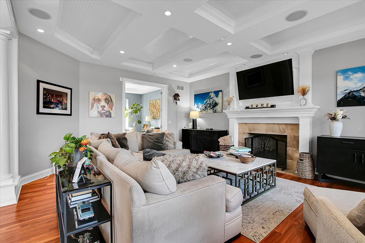 552 Ahlstrand Road Glen Ellyn, IL 60137 - Photo 11 of 51 Gallery Image 11