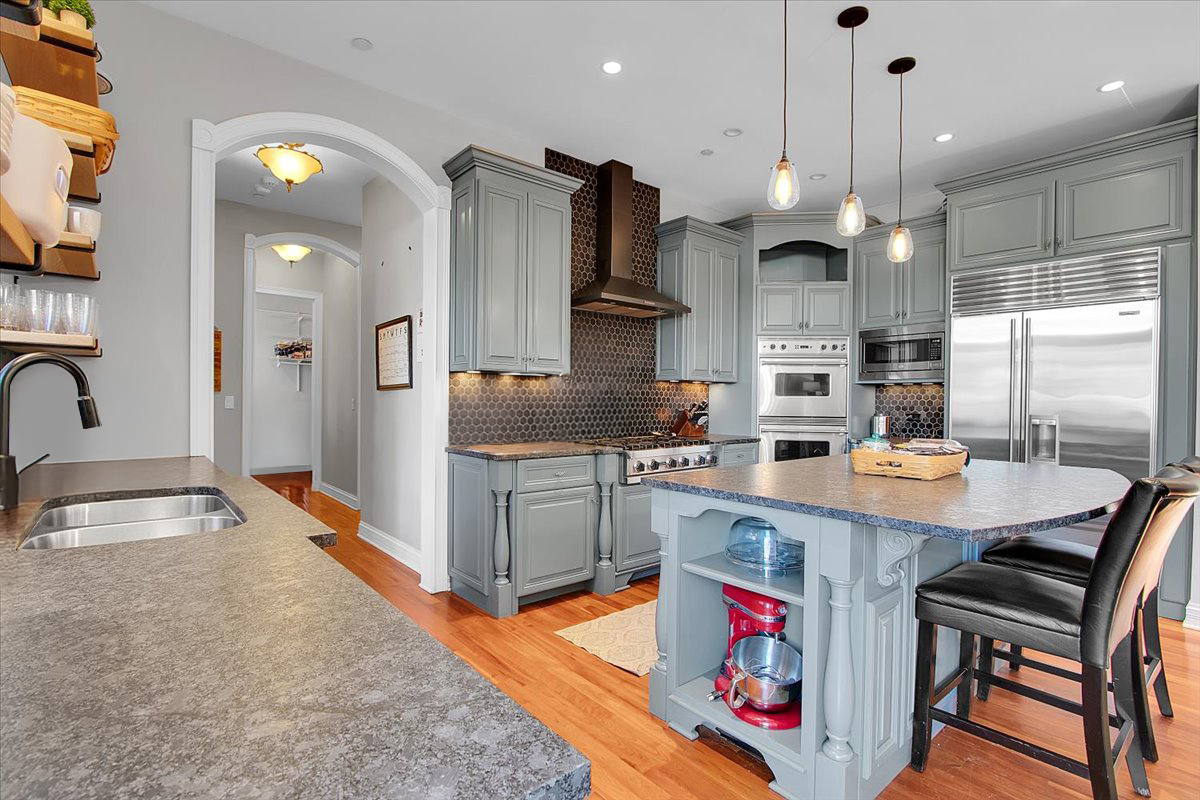552 Ahlstrand Road Glen Ellyn, IL 60137 - Photo 14 of 51 Gallery Image 14