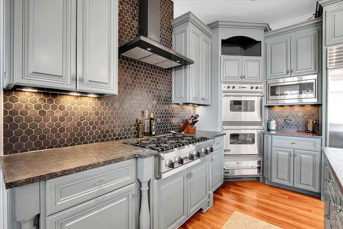 552 Ahlstrand Road Glen Ellyn, IL 60137 - Photo 15 of 51 Gallery Image 15