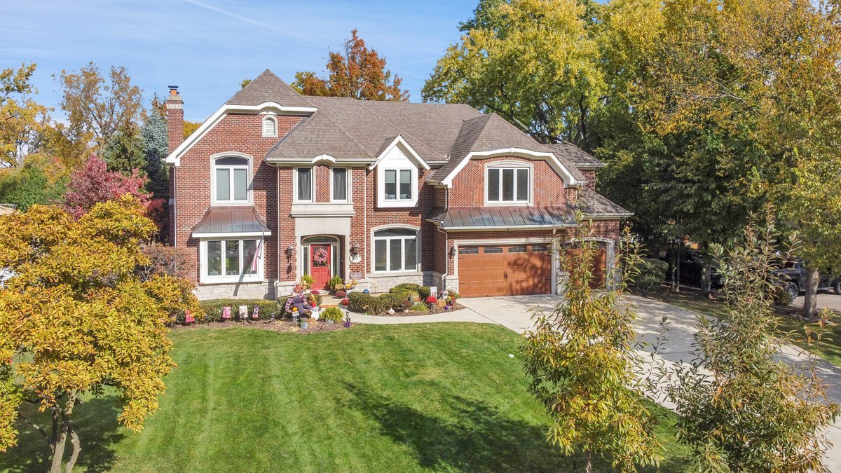 552 Ahlstrand Road Glen Ellyn, IL 60137 - Photo 2 of 51 Gallery Image 2