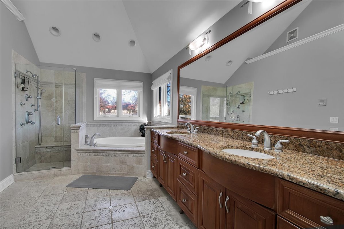 552 Ahlstrand Road Glen Ellyn, IL 60137 - Photo 22 of 51 Gallery Image 22
