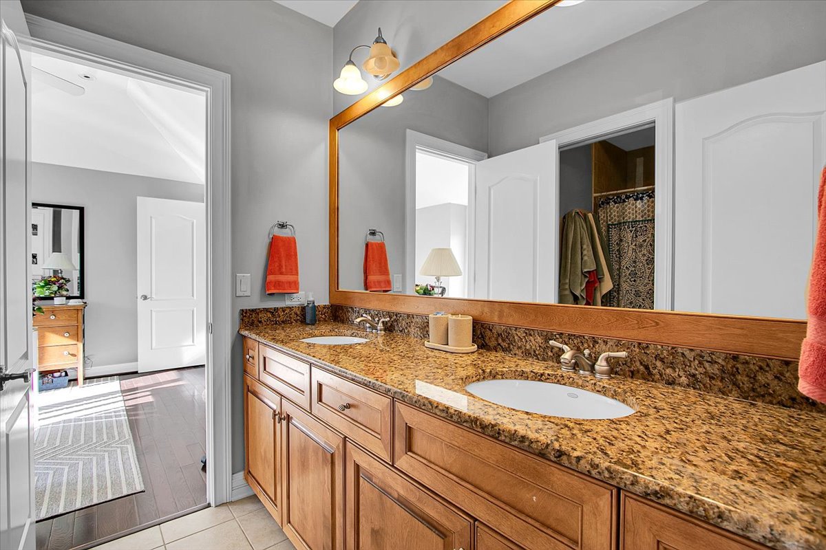 552 Ahlstrand Road Glen Ellyn, IL 60137 - Photo 25 of 51 Gallery Image 25
