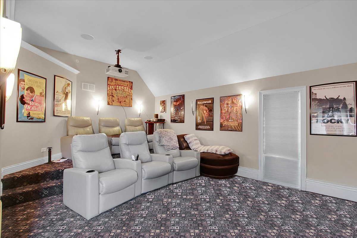 552 Ahlstrand Road Glen Ellyn, IL 60137 - Photo 32 of 51 Gallery Image 32