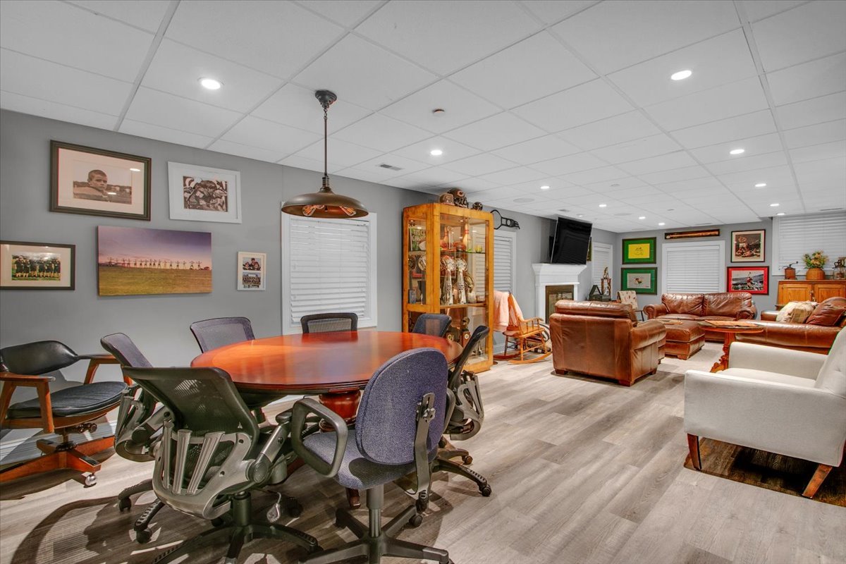 552 Ahlstrand Road Glen Ellyn, IL 60137 - Photo 35 of 51 Gallery Image 35