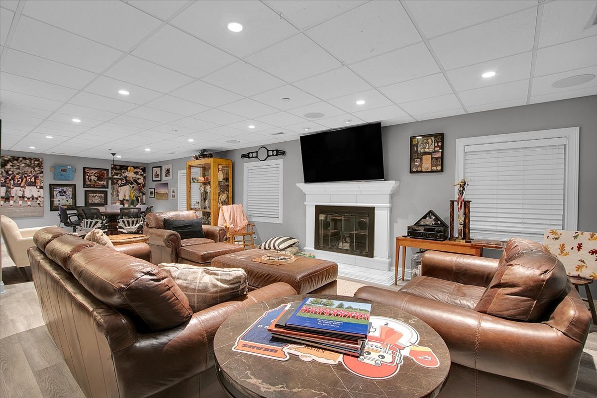 552 Ahlstrand Road Glen Ellyn, IL 60137 - Photo 37 of 51 Gallery Image 37